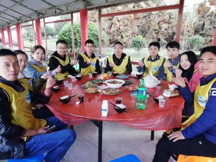 南方泵業(yè)公司戶外拓展活動